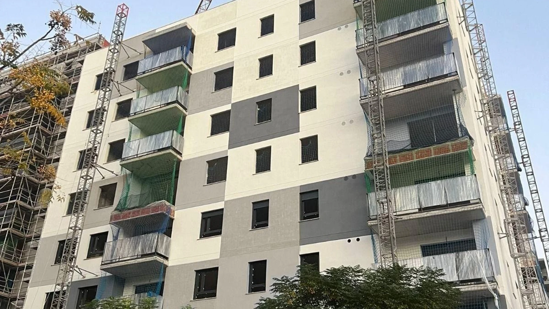 Imagen del edificio de 39 viviendas adquirido por el Ayuntamiento de València, en el barrio de Patraix y mendiante una permuta, para destinarlo a alquiler asequible. REMITIDA / HANDOUT por AYUNTAMIENTO DE VALÈNCIA Fotografía remitida a medios de comunicación exclusivamente para ilustrar la noticia a la que hace referencia la imagen, y citando la procedencia de la imagen en la firma 17/10/2025