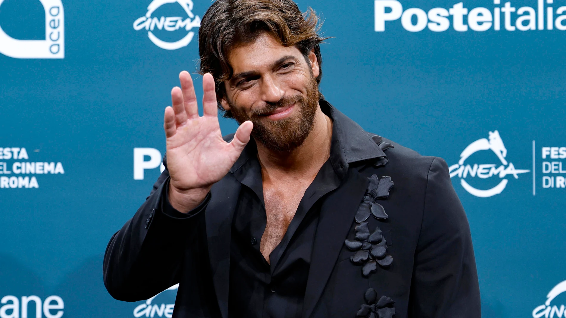 ROME (Italy), 17/10/2025.- Turkish actor Can Yaman poses during a photocall of the movie 'Sandokan' at the 20th annual Rome Film Festival, in Rome, Italy, 17 October 2025. The Festa del Cinema di Roma runs from 15 to 26 October 2025. (Cine, Cine, Italia, Roma) EFE/EPA/FABIO FRUSTACI