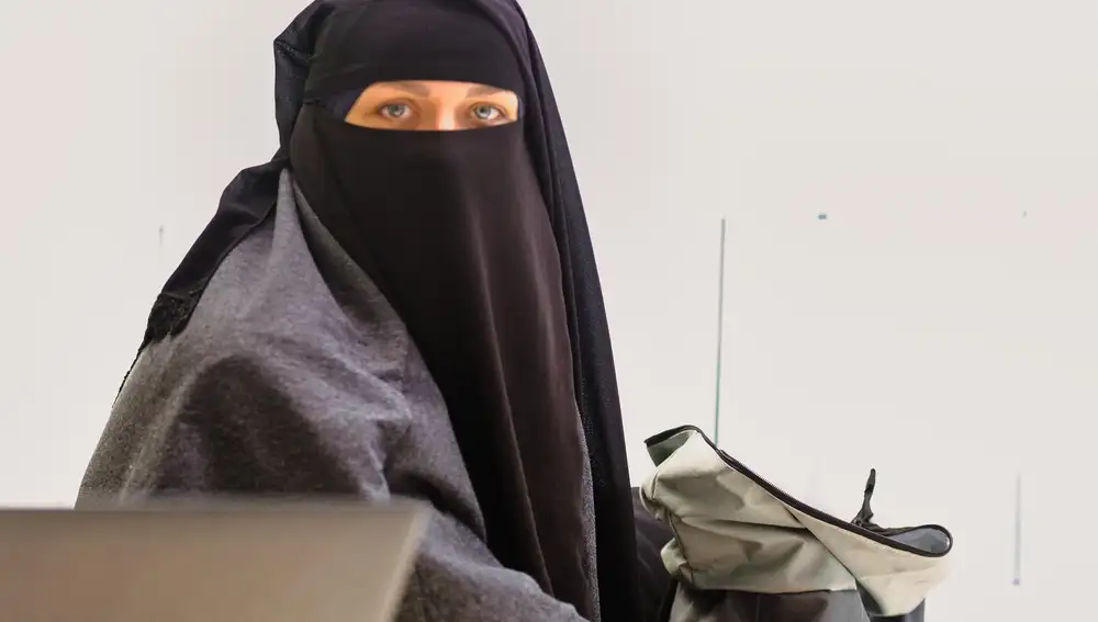 El Parlamento de Portugal aprueba la iniciativa de la ultraderecha de prohibir el burka en espacios públicos