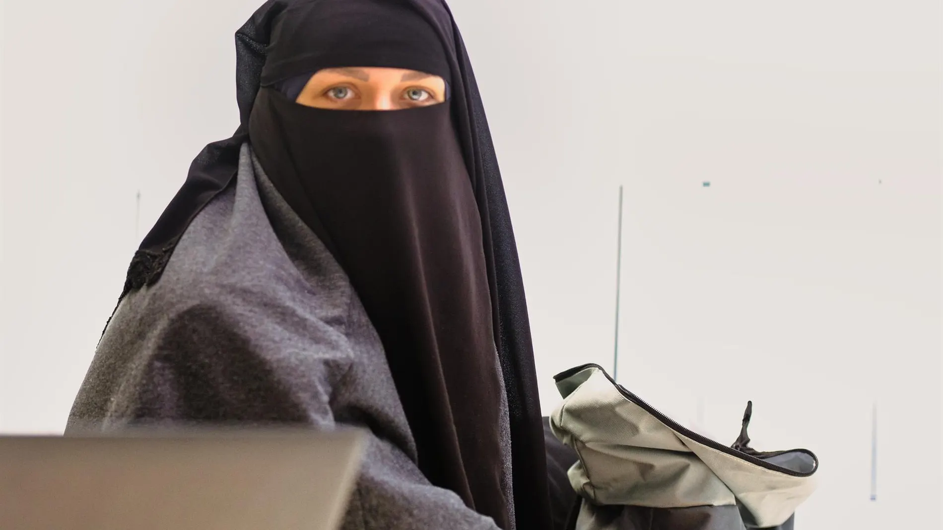 El Parlamento de Portugal aprueba la iniciativa de la ultraderecha de prohibir el burka en espacios públicos