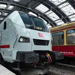 Economía.- Talgo presenta en Alemania su tren de alta velocidad sin escalones, que entrará en servicio a finales de año