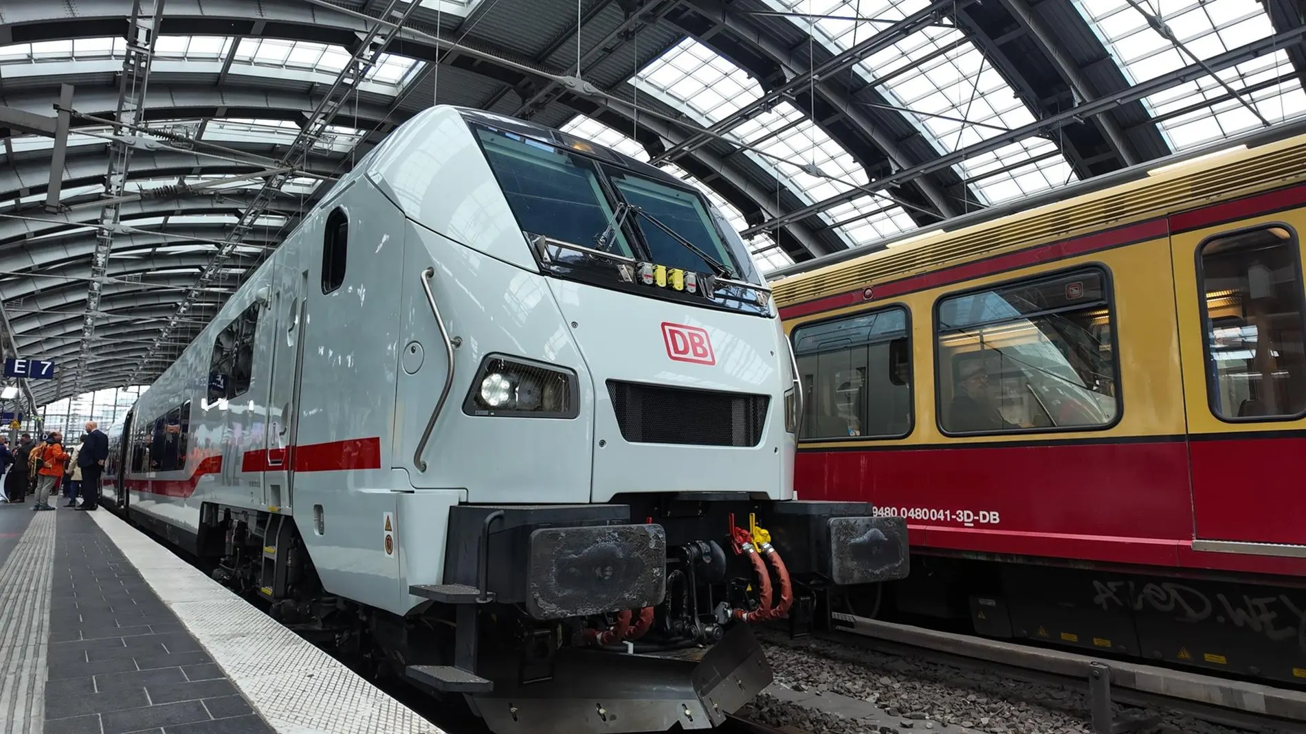Economía.- Talgo presenta en Alemania su tren de alta velocidad sin escalones, que entrará en servicio a finales de año