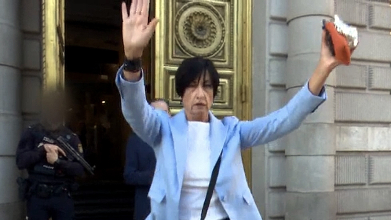 «René Perle»: la asistente de Ábalos que milita en el PSOE de Celis, fue asesora en Transportes y da lecciones a Alsina