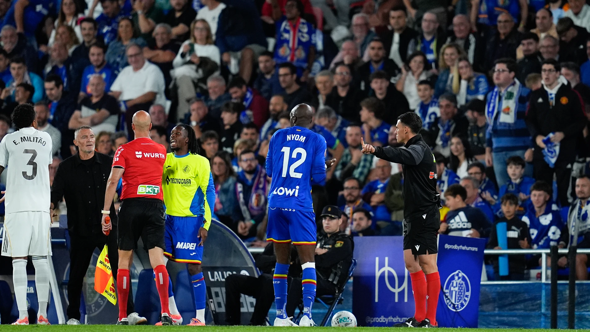 Allan Nyom of Getafe CF see the red card during the Spanish League, LaLiga EA Sports, football match played between Getafe CF and Real Madrid at Coliseum stadium on October 19, 2025 in Getafe, Madrid, Spain. AFP7 19/10/2025 ONLY FOR USE IN SPAIN