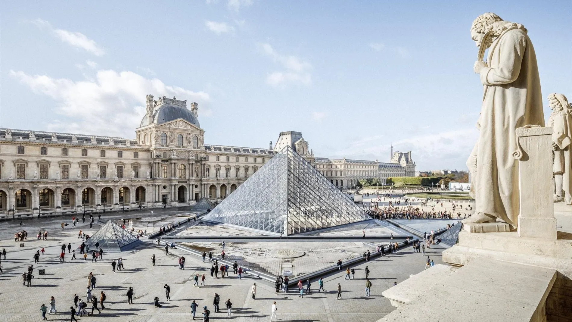 El Gobierno francés confirma un robo en el Louvre y declara el cierre provisional del museo