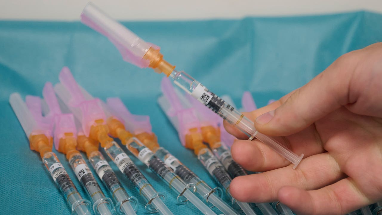 Bajan a la mitad las infecciones respiratorias agudas por gripe y covid en la Comunitat