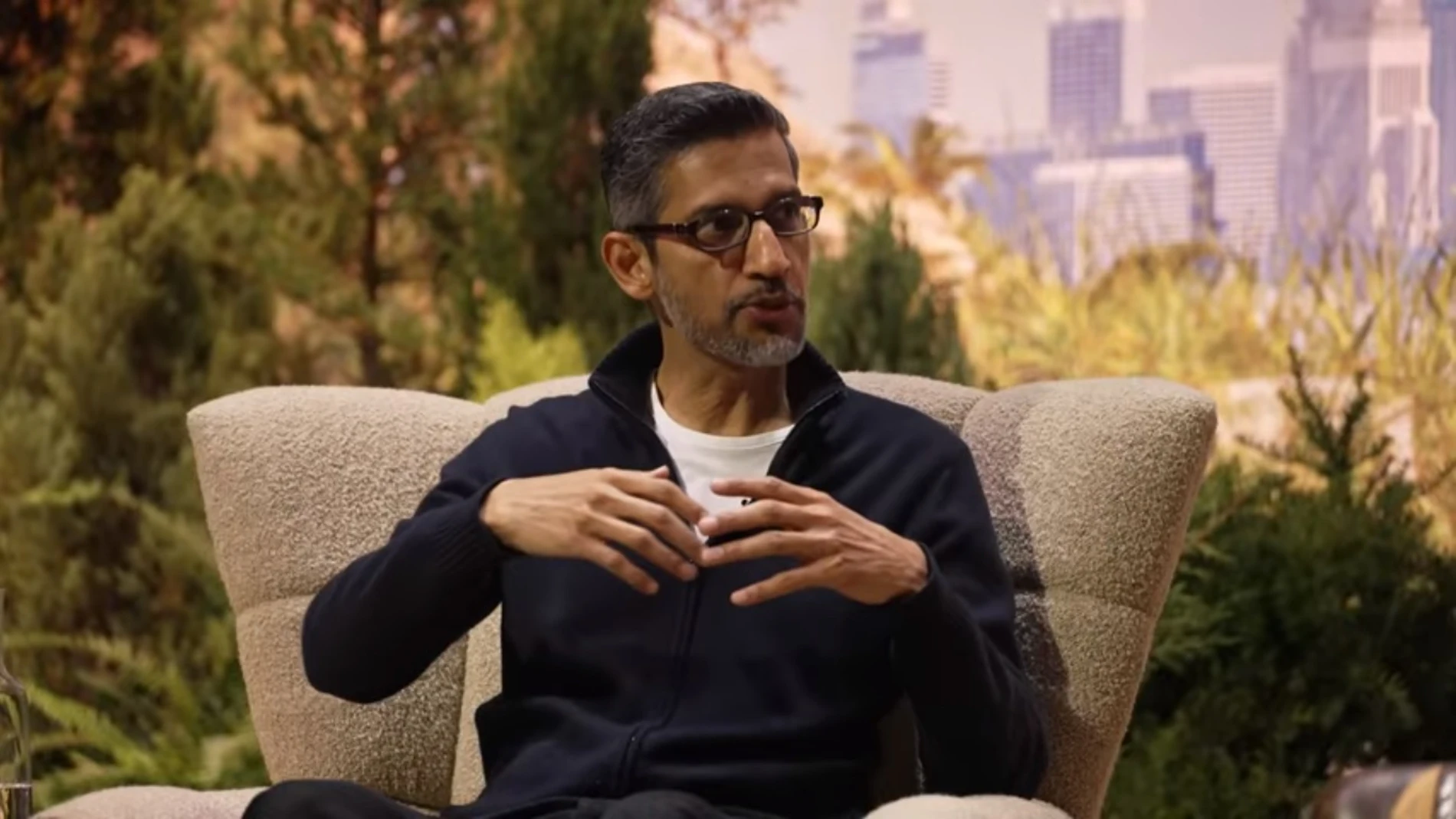 Sundar Pichai, CEO de Google, durante su conferencia en Dreamforce 2025