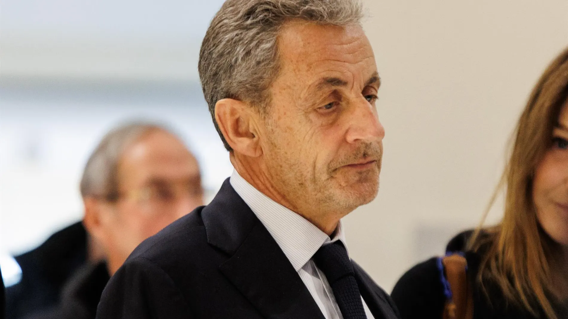 Francia.- AMP.- Macron recibe a Sarkozy en el Elíseo antes de su entrada en prisión