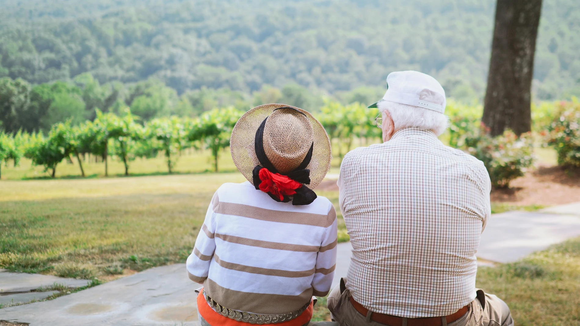 El “olor de la edad” que empieza a gestarse a los 30 años: qué es, por qué aparece y cómo atenuarlo