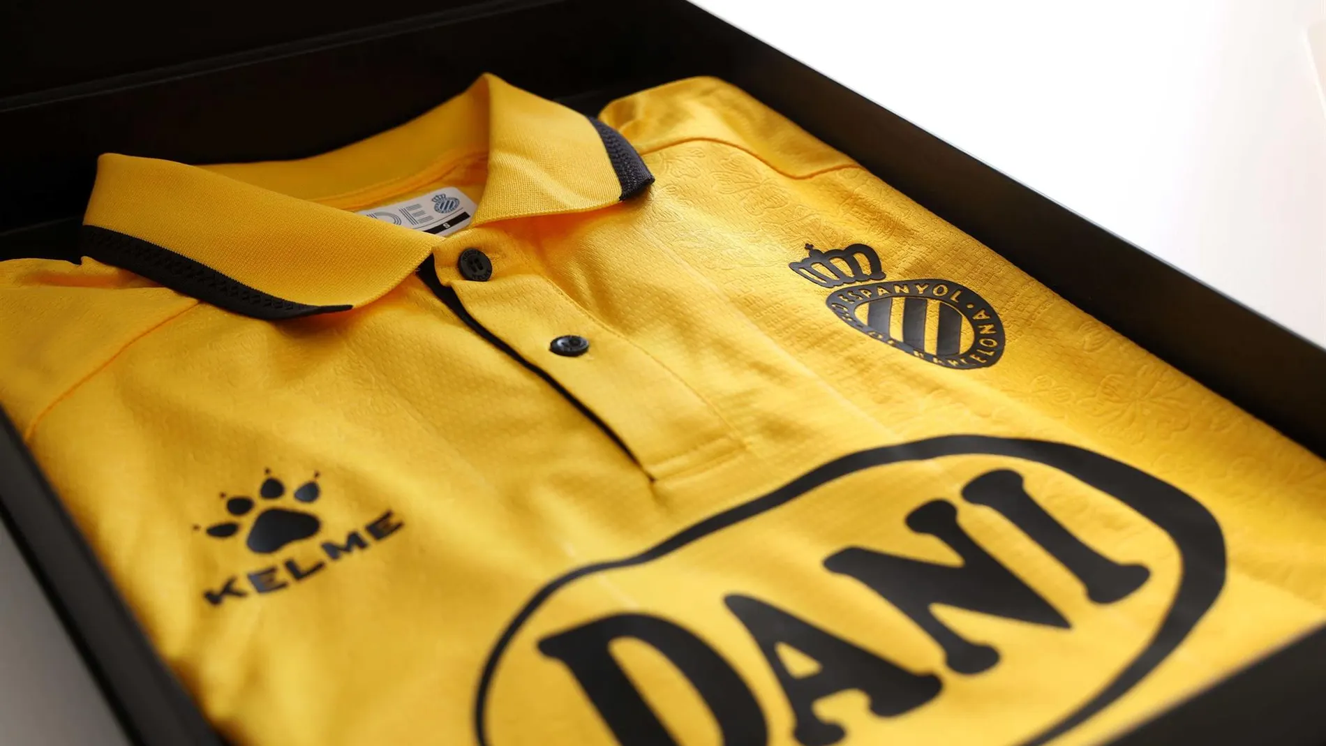 Fútbol.- El RCD Espanyol celebra su 125º aniversario con una camiseta conmemorativa amarilla y negra