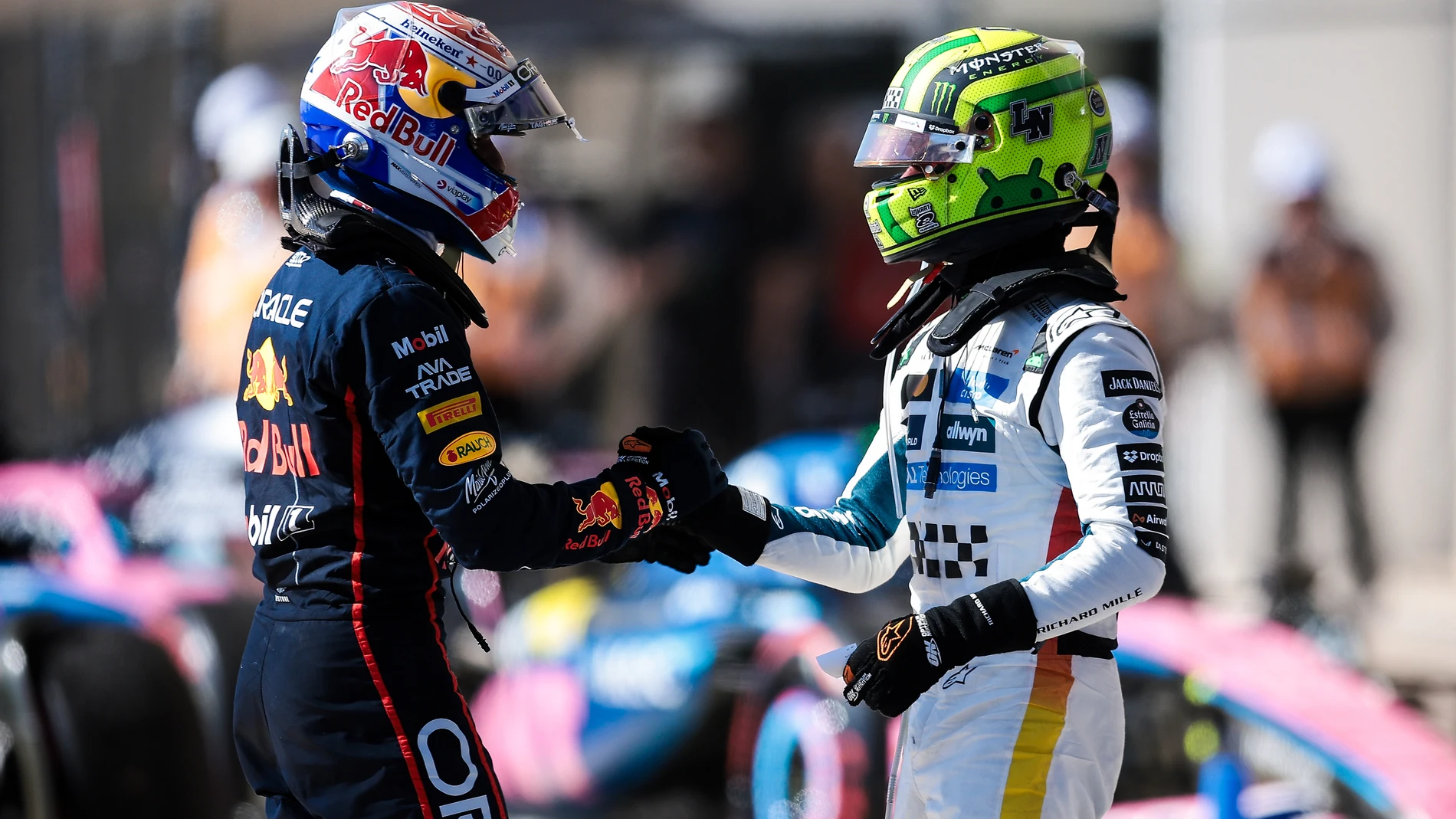 VERSTAPPEN Max (ned), Red Bull Racing RB21, portrait and NORRIS Lando (gbr), McLaren F1 Team MCL39, portrait during the 2025 Formula 1 United States Grand Prix, 19th round of the 2025 FIA Formula One World Championship from October 17 to 19, 2025 on the Circuit of the Americas, in Austin, Texas, United States of America - Photo Eric Alonso / DPPI AFP7 19/10/2025 ONLY FOR USE IN SPAIN