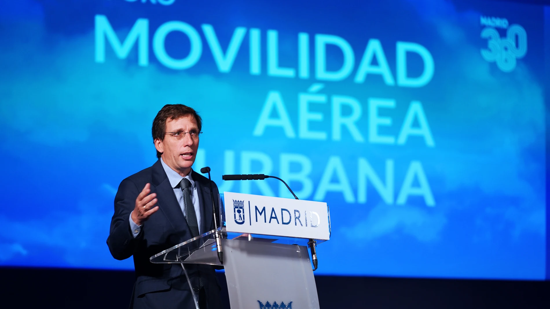 Martínez-Almeida, en CentroCentro, donde presentó el Libro Blanco de la Movilidad Aérea Urbana