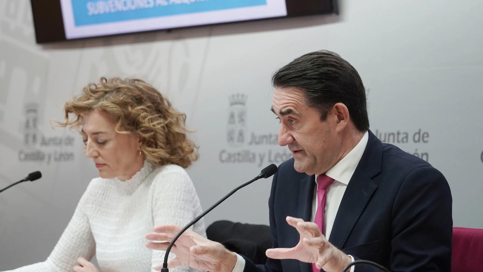 Juan Carlos Suárez-Quiñones junto a María Pardo