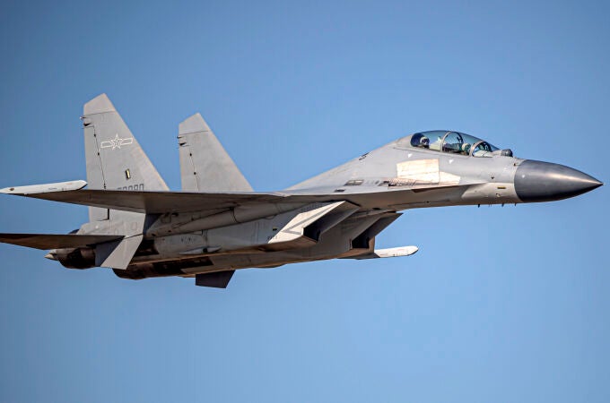 Pekín asegura que uno de sus aviones de combate podría haber derribado un moderno avión F-22 Raptor