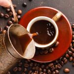 "Debería prohibirse": el peor tipo de café para tomar en casa es uno de los más consumidos en España