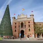 Montaje de las luces de Navidad en Madrid