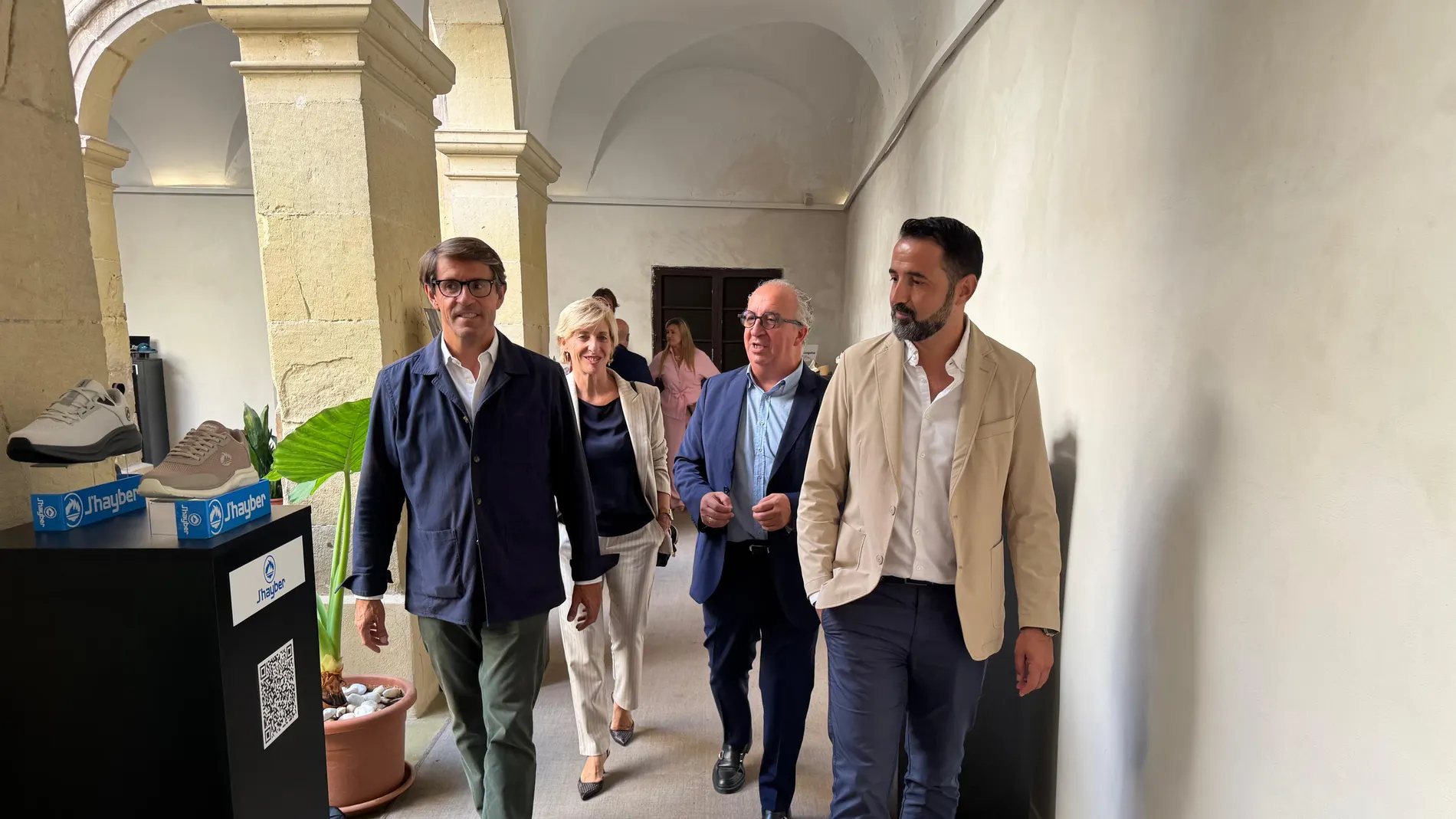 La exposición de pares de zapatos de primavera-verano de 2026 se puede visitar en el Centro Cultural Las Clarisas de Elche