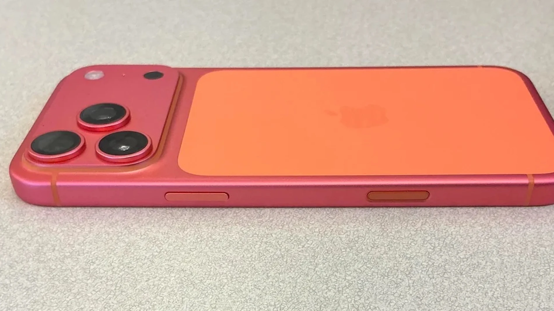 Por qué algunos iPhone 17 Pro naranjas se están volviendo rosas (y cómo evitarlo)