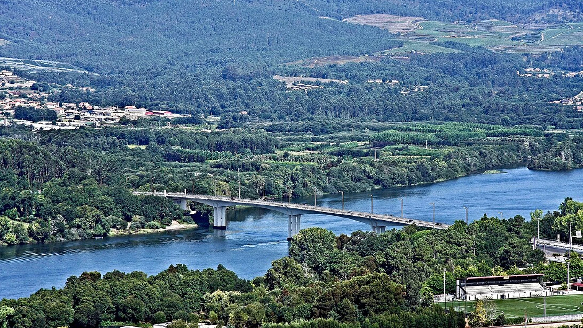 Ponte da amizade.