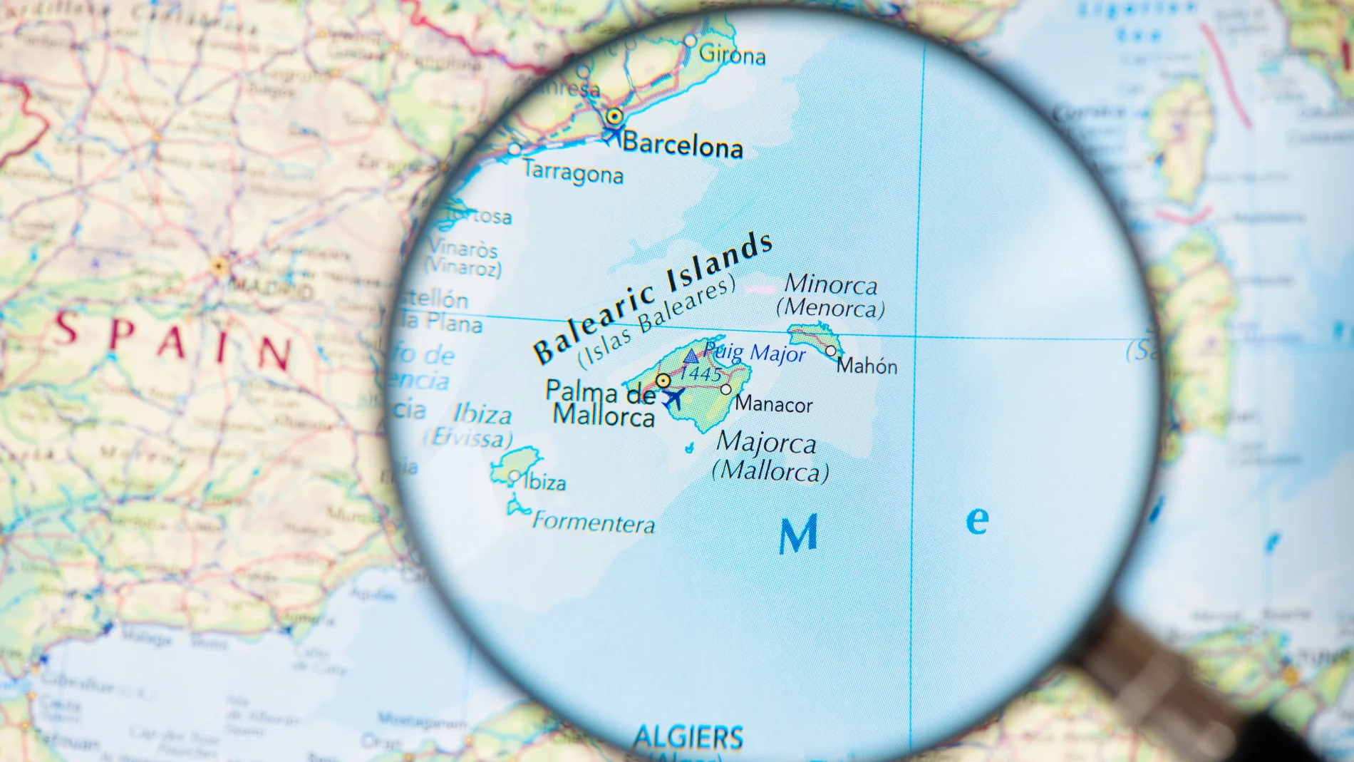 Una lupa sobre las Islas Baleares