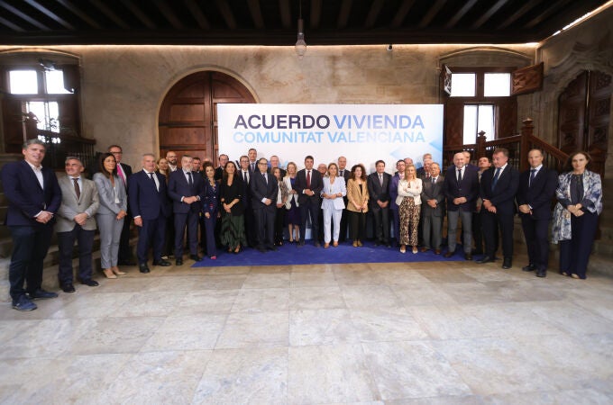 Mazón asegura que hay 4.000 viviendas de protección en marcha de las 10.000 previstas en el plan Vive