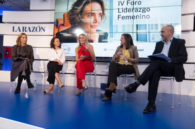 Los logros y deberes para un mayor liderazgo femenino, a debate