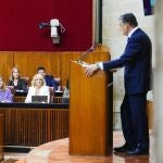 El consejero de Sanidad, Antonio Sanz, en el debate monográfico sobre sanidad celebrado en la Cámara andaluza