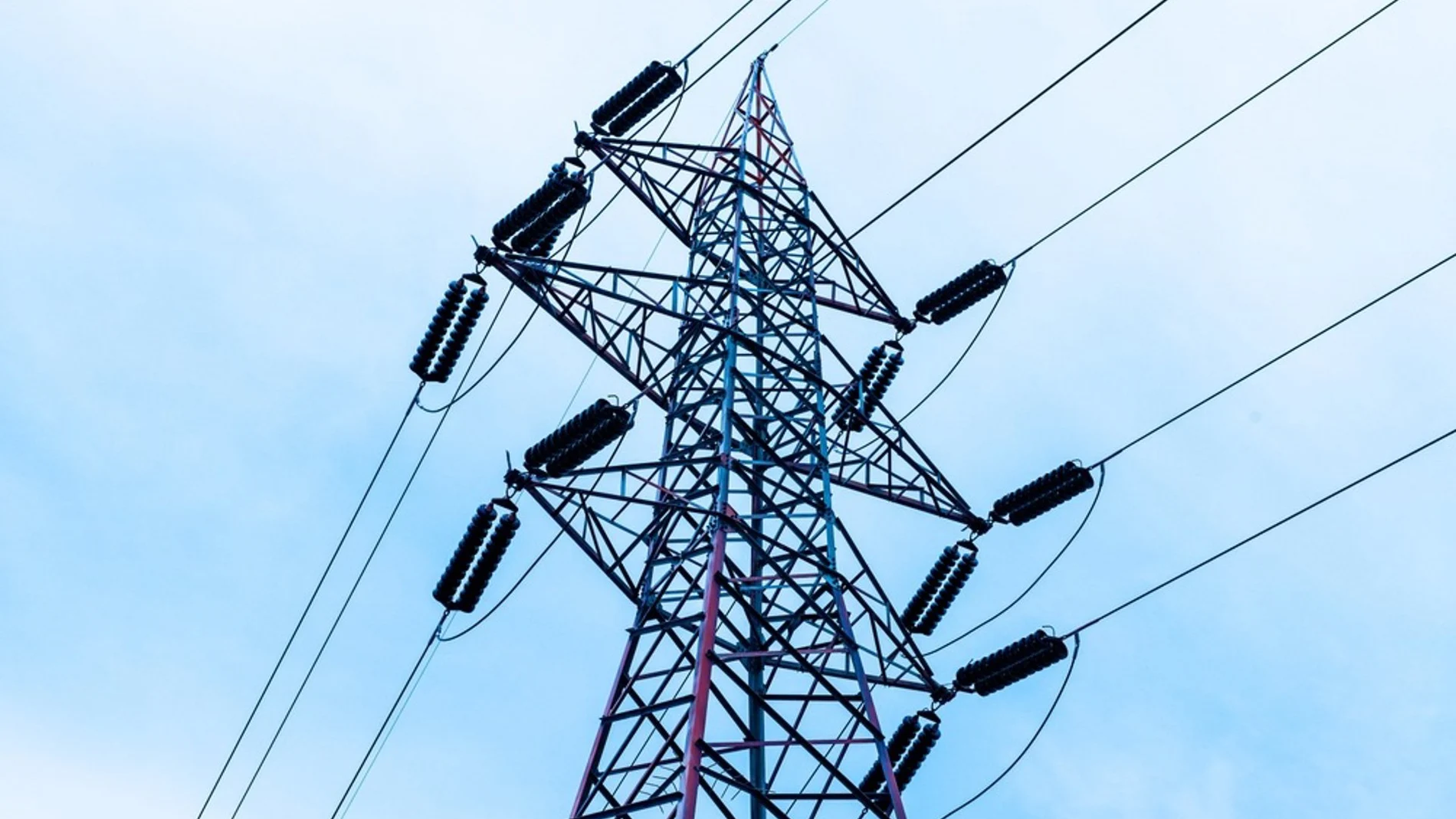 Economía.- Las eléctricas piden un modelo retributivo "sólido" en redes que garantice la recuperación de inversiones