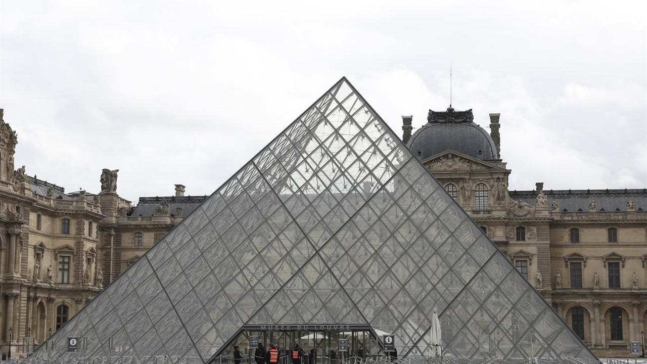 Un afamado ladrón de joyas tacha de "idiotas" a los atracadores del Louvre revelando una técnica con la que podrían contrabandeado con las gemas