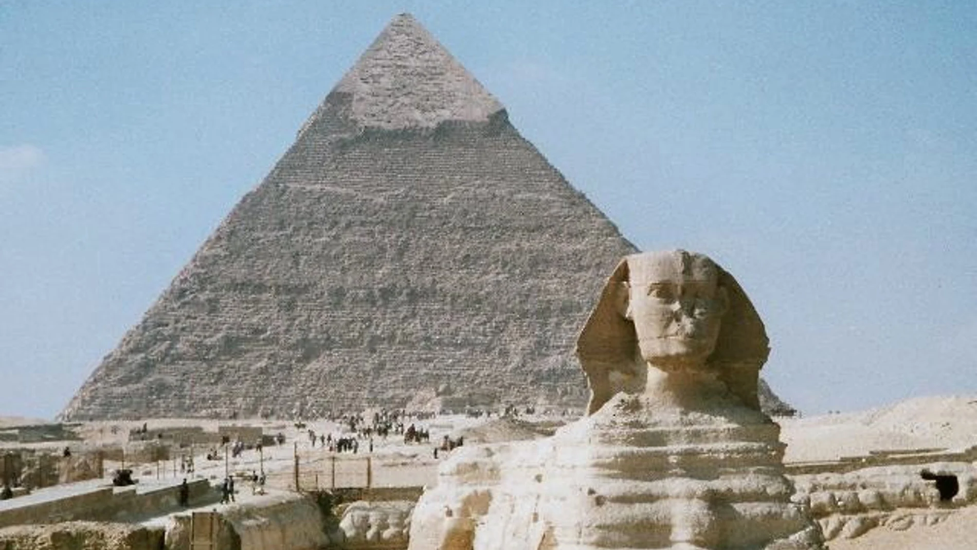 Un programa regional premiará el esfuerzo académico y el compromiso social de 20 jóvenes con un viaje a Egipto
