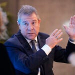 García-Page participa desayuno coloquio organizado por la APD