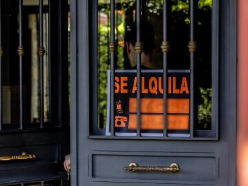 UE.- La UE alerta de que el alquiler se lleva el 74% del salario en Barcelona y Madrid, sólo superadas por Lisboa