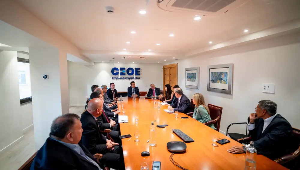 El encuentro empresarial incluyó mesas de trabajo sectoriales centradas en energía renovable, agroindustria, infraestructuras, tecnología, educación y desarrollo social
