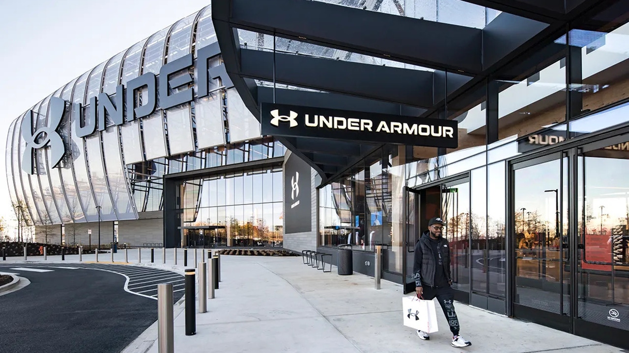 Under Armour rebaja al 50% su mochila impermeable más resistente justo cuando vuelve la lluvia