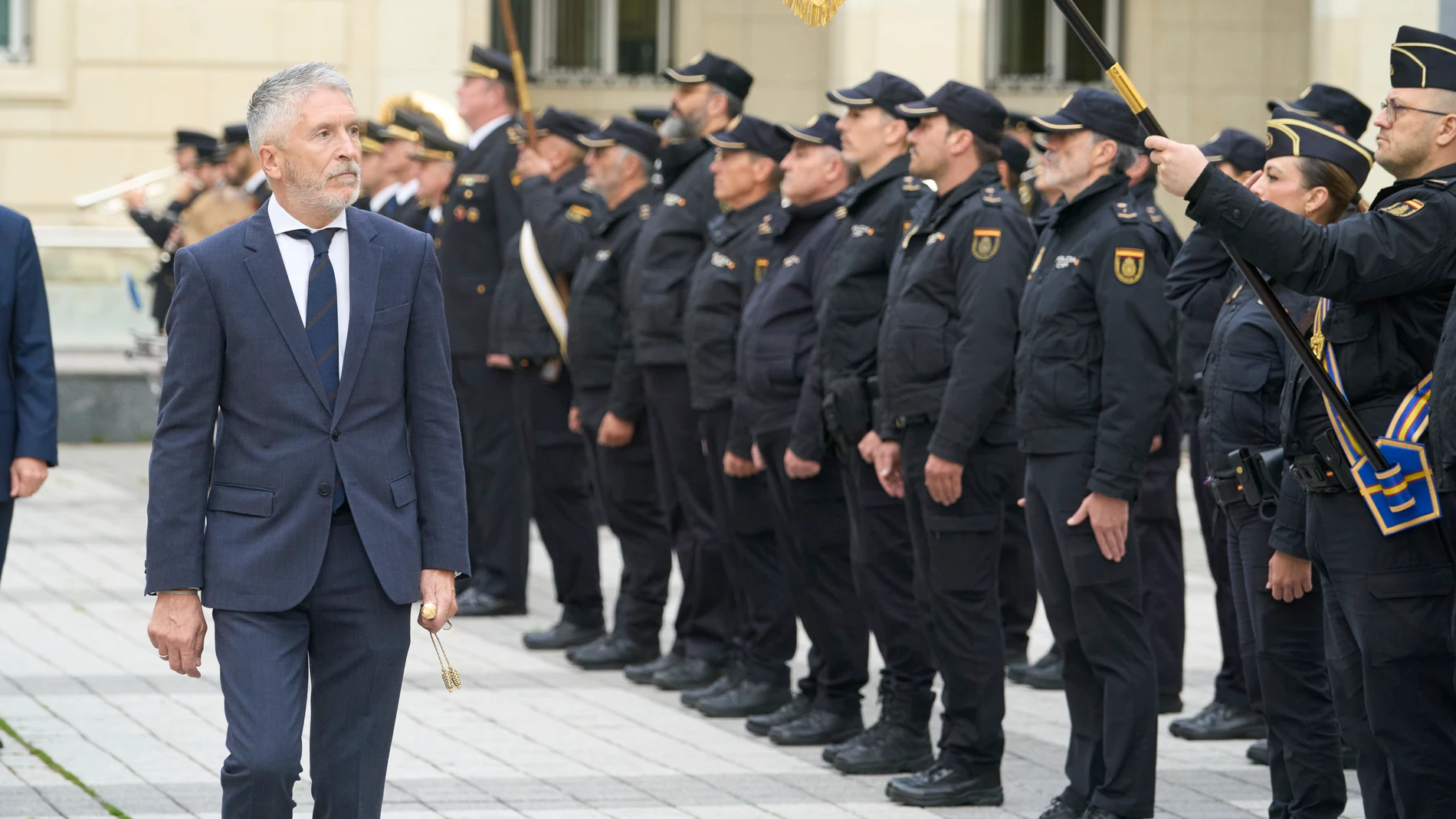 El ministro del Interior, Fernando Grande-Marlaska, inaugura las nuevas instalaciones de la Comisaría Provincial de Policía Nacional, a 23 de octubre de 2025, en Álava, Vitoria-Gasteiz, País Vasco (España). La comisaría se inaugura tras una reforma integral que ha supuesto una inversión de 12,3 millones de euros 23 OCTUBRE 2025;COMISARÍA Carlos González / Europa Press 23/10/2025