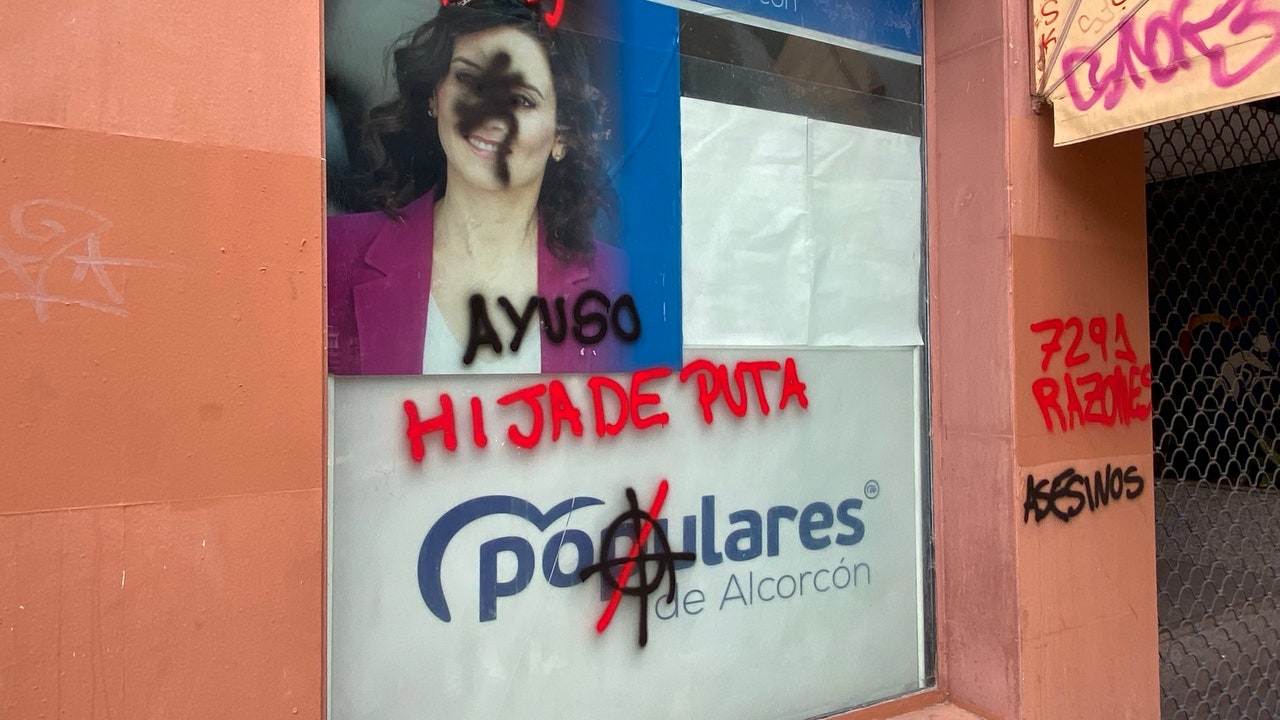Alcorcón: vandalizadas las sedes de PP y Vox con pintadas de "nazis" y "fascistas"