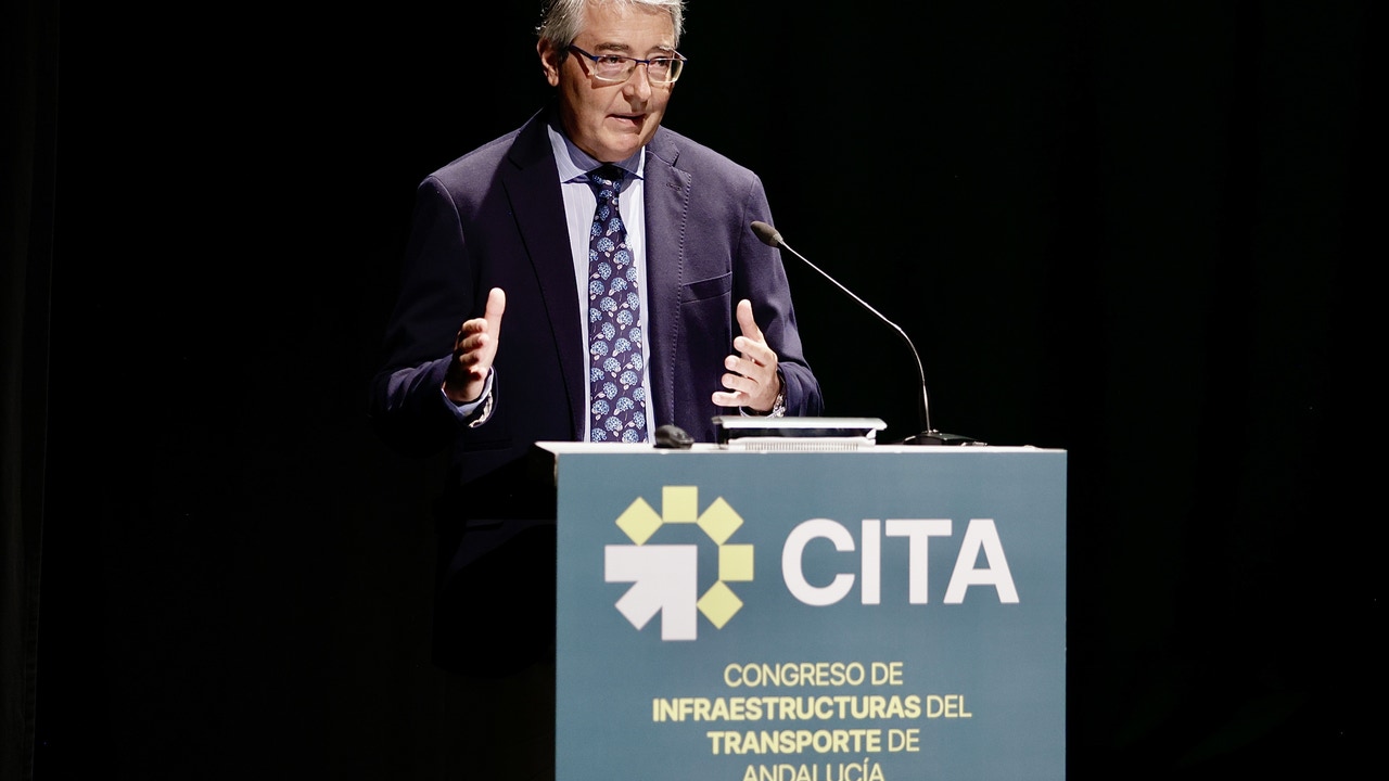 Salado llama a la sociedad civil para que reclame las inversiones en movilidad que necesita Málaga