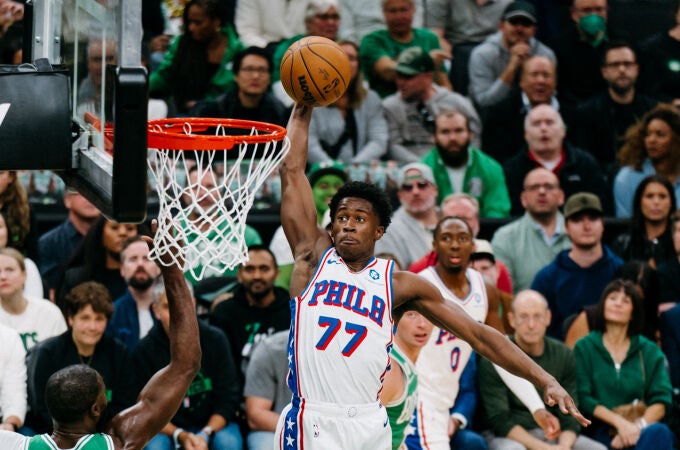Un debut para la historia: VJ Edgecombe deslumbra en su primera noche en la NBA con una anotación de récord Un debut para la historia: VJ Edgecombe deslumbra en su primera noche en la NBA con una anotación de récord