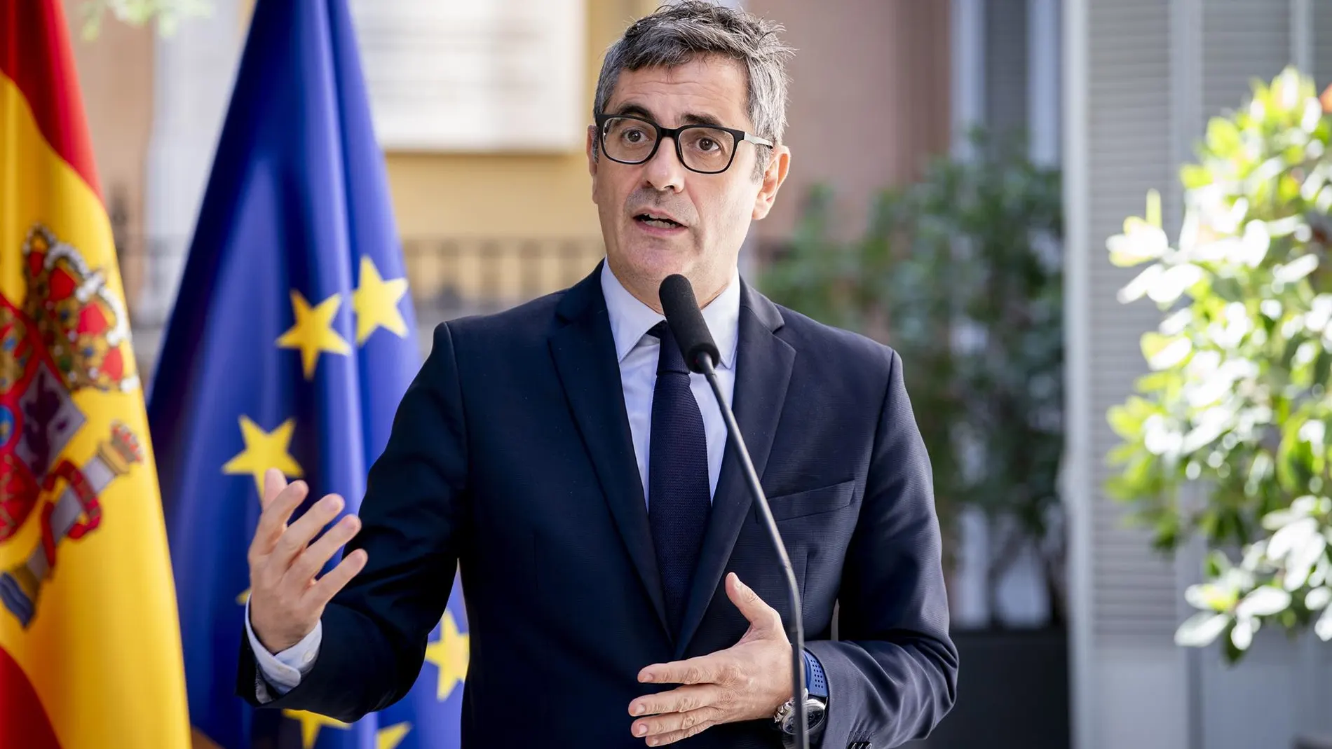 Bolaños define al Gobierno de Ayuso como "ultraderecha" y dice que "estrangula lo público" para segregar a la población