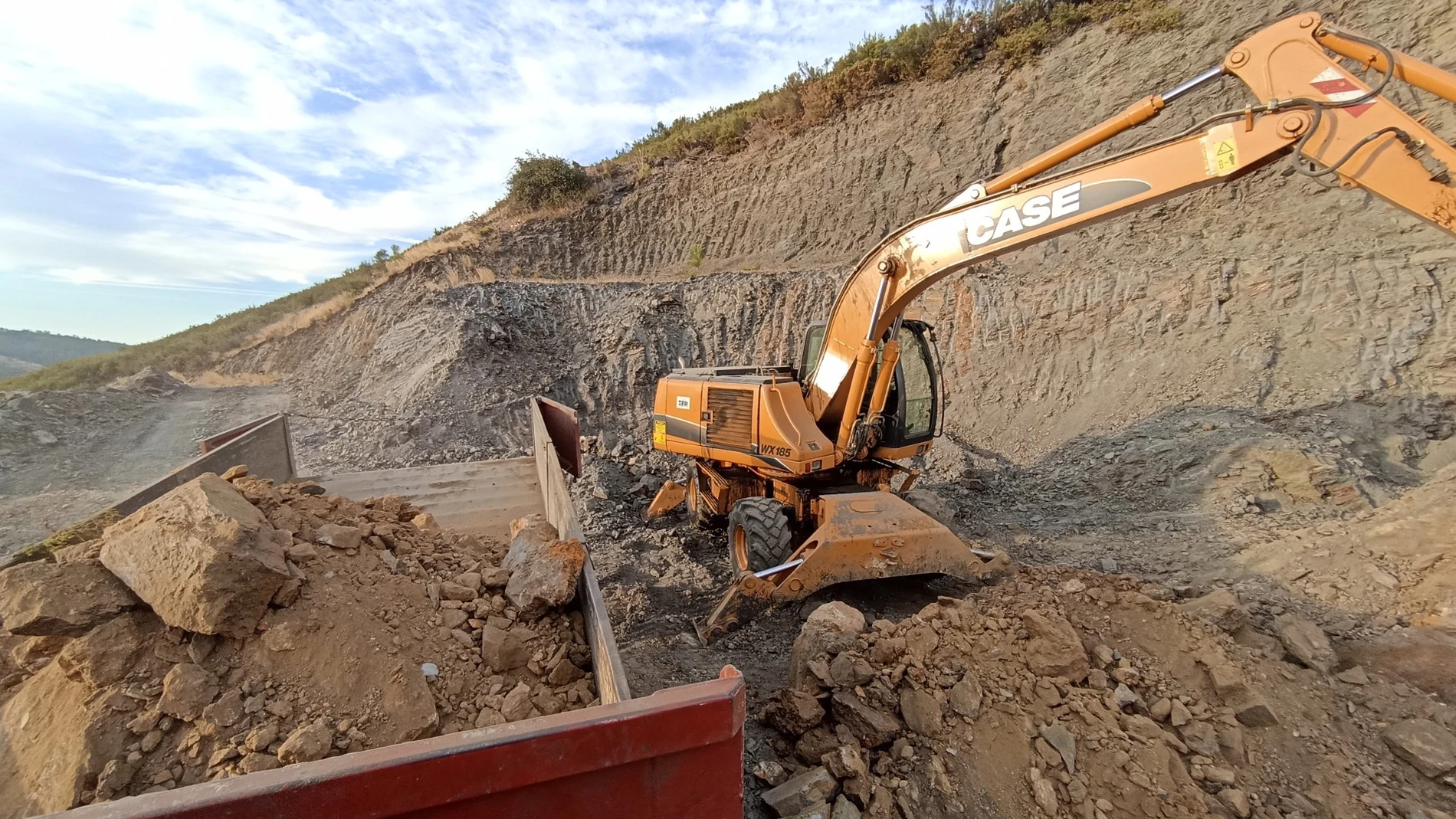 Trabajos de movimientos de tierras en la mina de A Gudiña