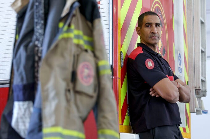 Bombero de València: "Me impactó el amanecer con gente deambulando y coches amontonados"