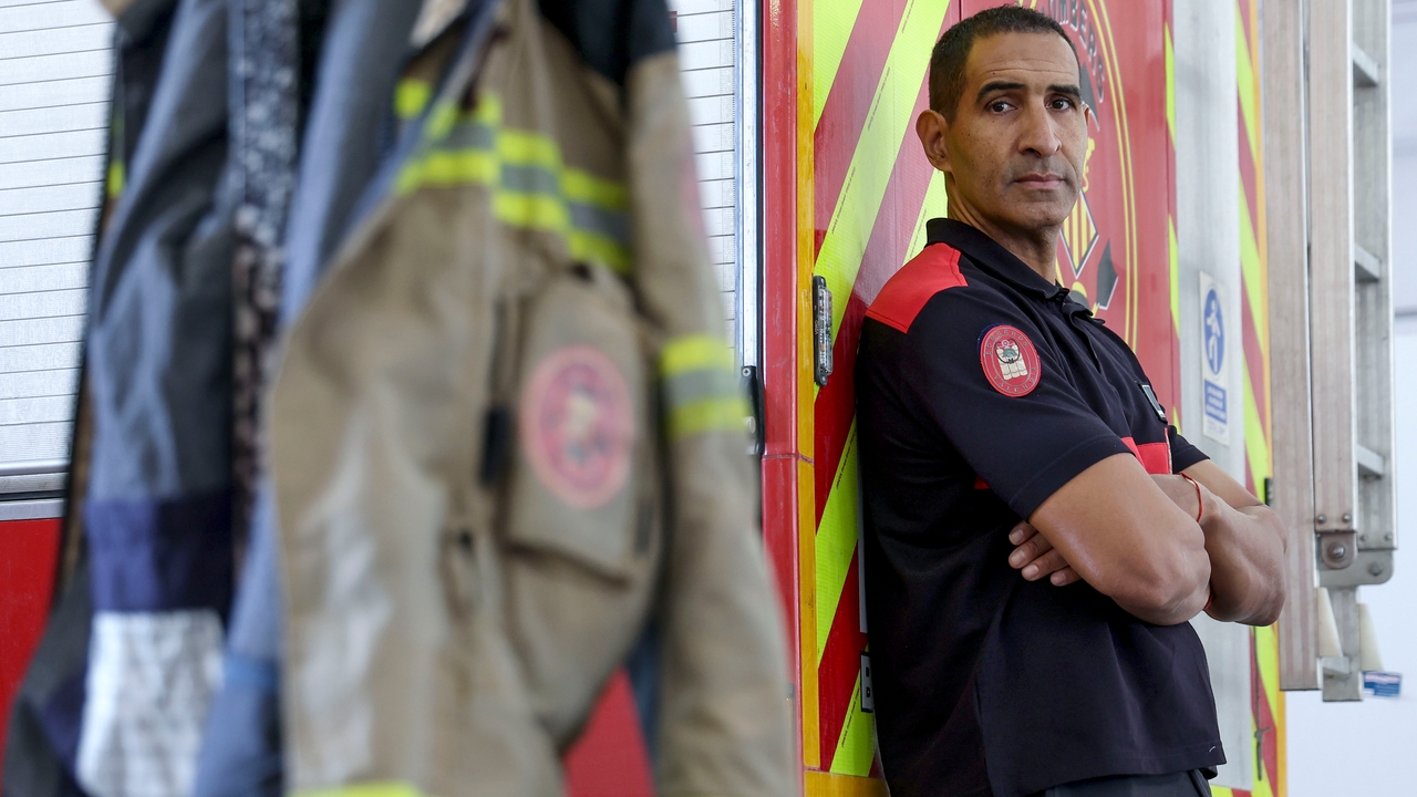 Bombero de València: "Me impactó el amanecer con gente deambulando y coches amontonados"