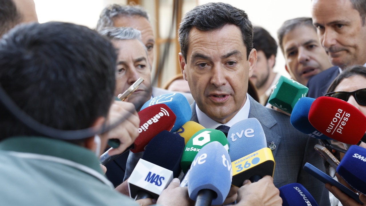 Juanma Moreno echa en falta una "actitud colaborativa y constructiva" por parte de Amama