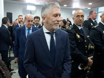 Marlaska inaugura las nuevas instalaciones de la Comisaría Provincial de Policía Nacional en Álava El ministro del Interior, Fernando Grande-Marlaska (c), acompañado del director general de la Policía, Francisco Pardo (i), inaugura las nuevas instalaciones de la Comisaría Provincial de Policía Nacional, a 23 de octubre de 2025, en Álava, Vitoria-Gasteiz, País Vasco (España). La comisaría se inaugura tras una reforma integral que ha supuesto una inversión de 12,3 millones de euros23 OCTUBRE 2025;COMISARÍACarlos González / Europa Press23/10/2025
