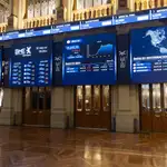 Economía/Bolsa.- El Ibex 35 se da la vuelta en la media sesión y cae un 0,19%, alejándose de los 15.800 puntos