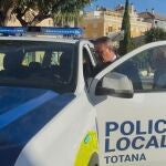 La Comunidad refuerza la vigilancia rural en Totana con un nuevo vehículo de patrulla para la Policía Local La Comunidad refuerza la vigilancia rural en Totana con un nuevo vehículo de patrulla para la Policía Local