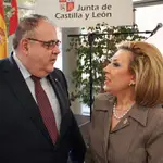 El consejero de Sanidad, Alejandro Vázquez, y la gerente regional de Salud, Violeta Martínez