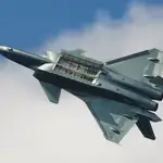 El caza chino J-20 sería uno de los primeros en utilizar este recubrimiento.