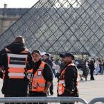 Francia.- La Policía francesa detiene a dos presuntos ladrones del Museo del Louvre
