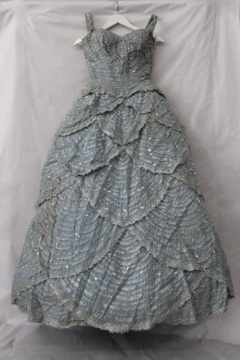 Una de los vestidos rescatados del Palacio de Tatoi